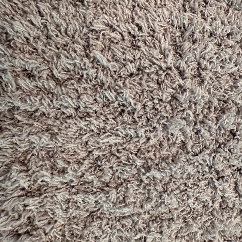 Malibu Luxxe Gray Super Soft Feather Knit Scarf Cozy Wrap NWT - Picture 3 of 4